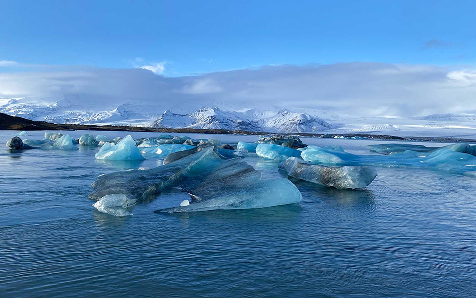 h2o-technologie-biozidfrei-eisbloecke-im-wasser